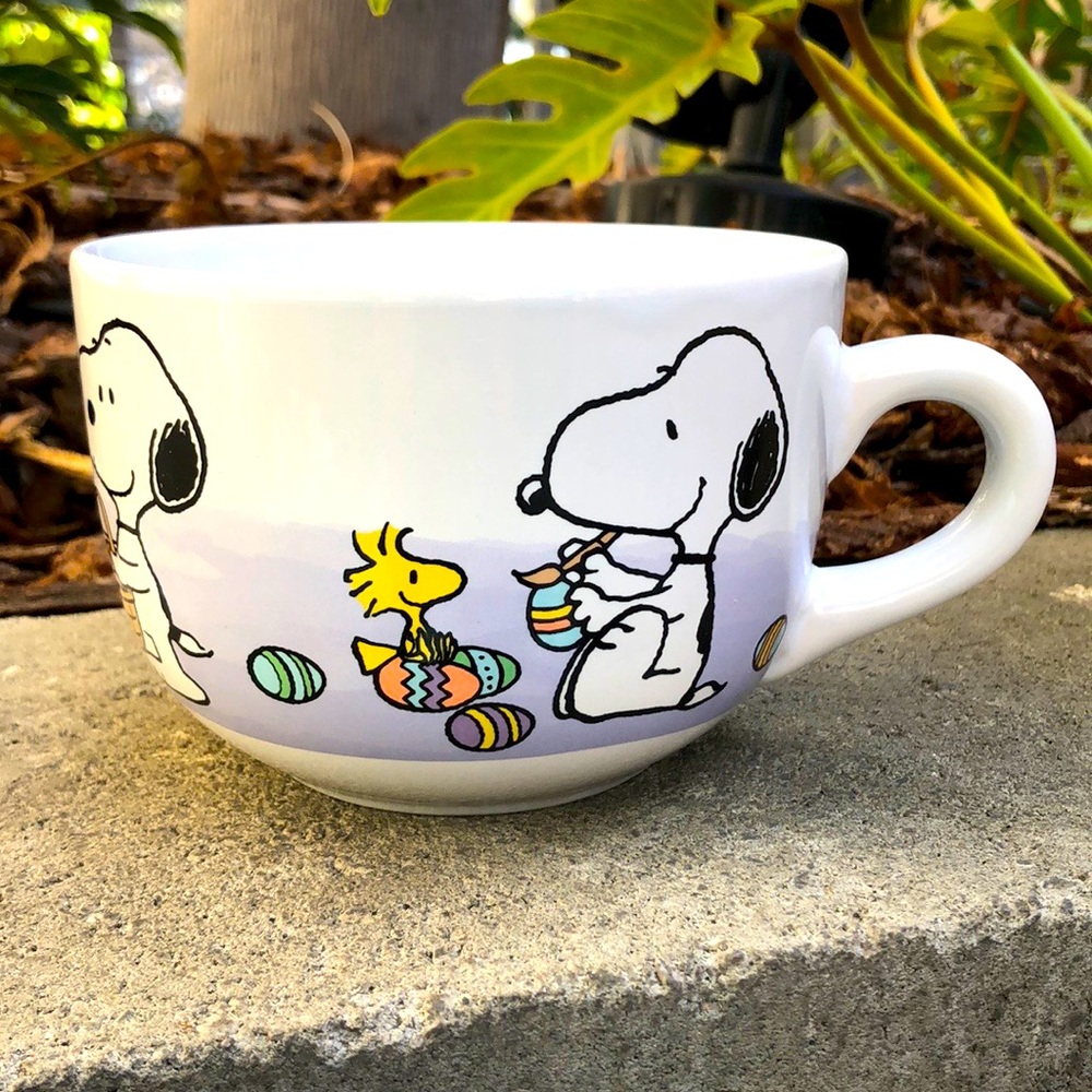Large Peanuts Easter SNOOPY Mug